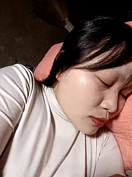 yoyo-mi online show from February 7, 1:26 pm