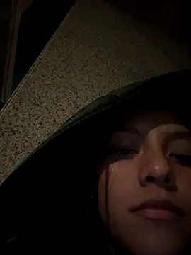 angelaalovee online show from November 15, 10:22 pm