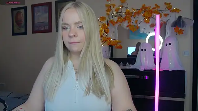 LisaCandy1 online show from October 30, 7:44 am