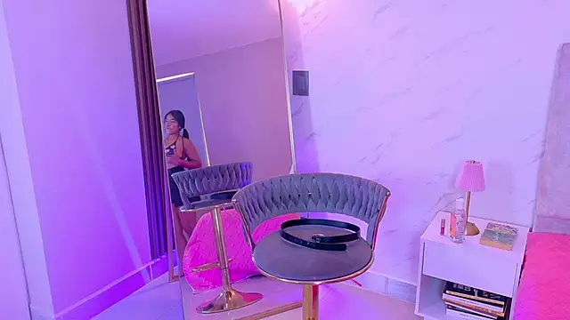 VerahFox online show from November 7, 2:11 pm