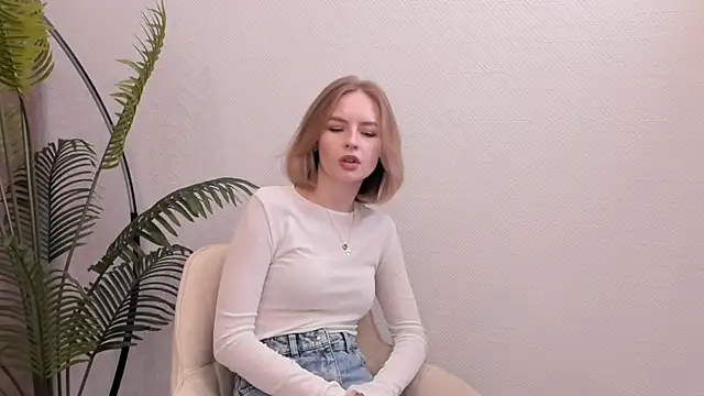 BaileyBernos online show from October 31, 9:35 am