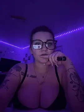 Diana Blum online show from November 5, 9:42 pm