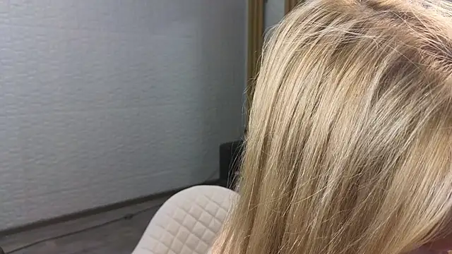 BirdieRivas online show from November 30, 5:55 am