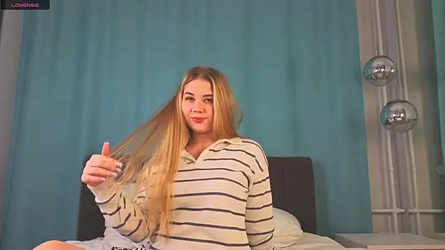 BirdieRivas online show from November 18, 5:30 am