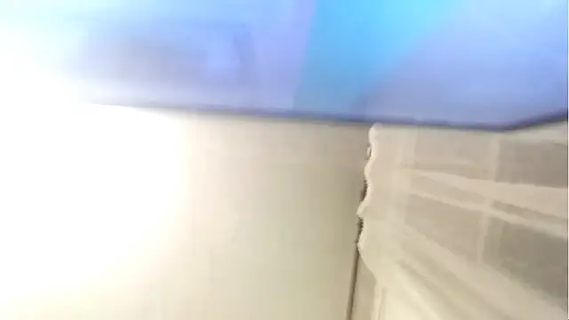 Zizi Zuzu online show from November 9, 7:43 pm