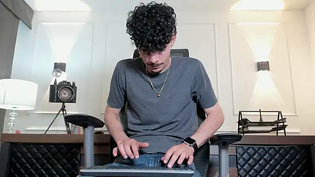 boysonfiree online show from November 21, 11:56 am