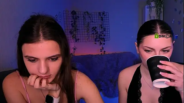 lisa dark  online show from March 13, 8:32 pm