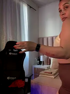 Natural BIGASS Nina online show from December 13, 8:59 pm