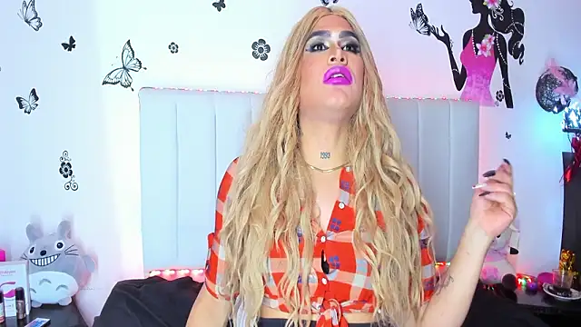 melani ferraraa  online show from February 26, 5:06 am