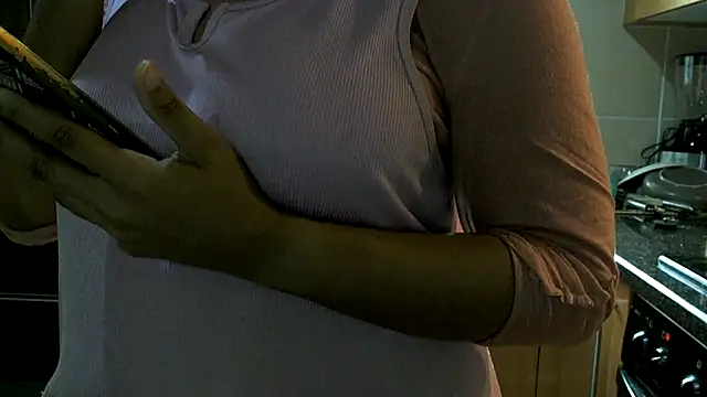 NewBeginnings8 online show from April 15, 9:21 am