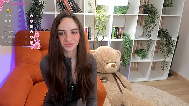 AlineFisher  online show from November 24, 1:35 pm