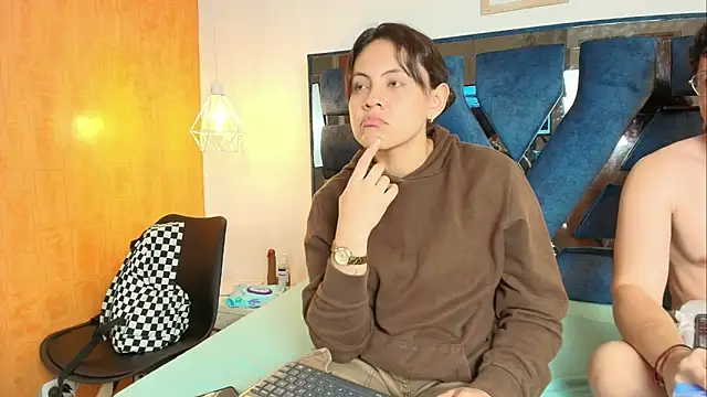 Zoe And Dylan  online show from February 9, 12:40 pm