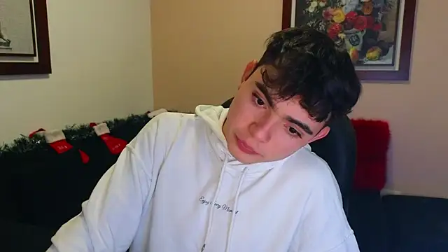 petitegigant33 online show from November 11, 1:12 am