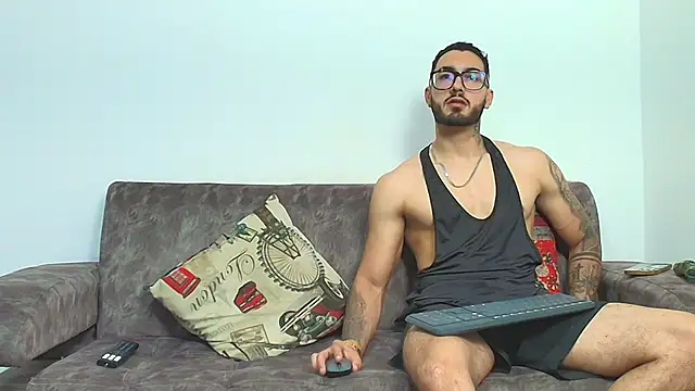 thebadboys05 online show from February 21, 5:19 am