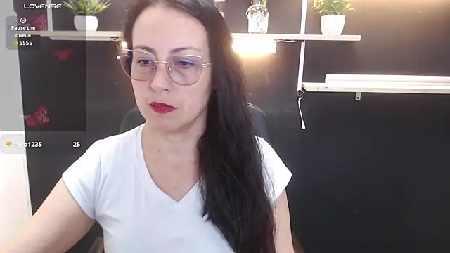 Lauryn Jones online show from March 30, 5:45 pm