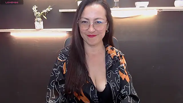 Lauryn Jones online show from March 5, 6:04 pm