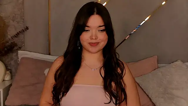 NaomiAster online show from March 22, 9:26 am