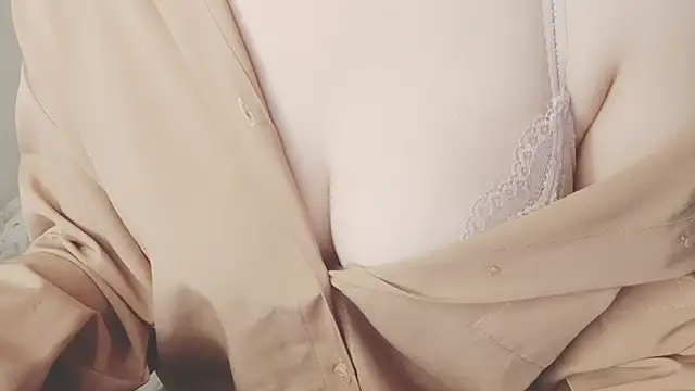 Sunny-Aurora online show from November 15, 3:40 am