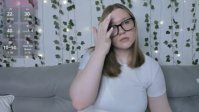 victoria pum  online show from November 3, 2:10 pm