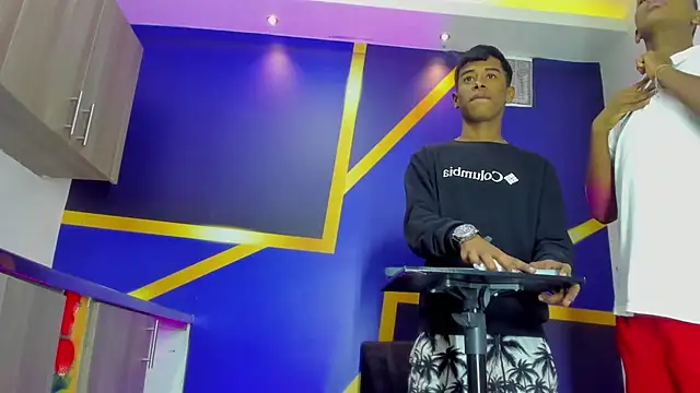 the hot boy0 online show from November 24, 4:25 am