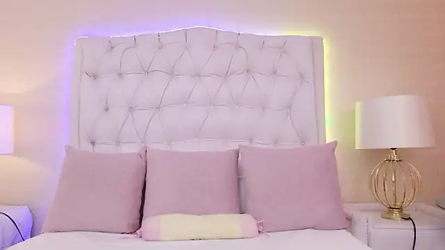 ScarlettPetrova online show from February 3, 11:59 am