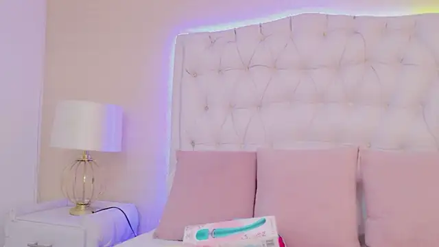 ScarlettPetrova online show from February 20, 11:34 am