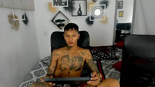 YuleimysAndAlex online show from December 1, 3:32 am