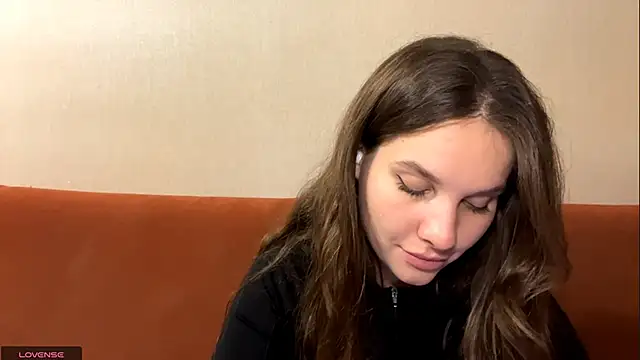 Luna Blossom online show from November 20, 3:18 am