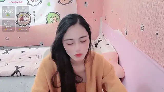 U-Ukitten online show from November 21, 8:16 am