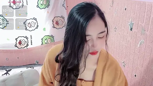 U-Ukitten online show from November 20, 8:15 am