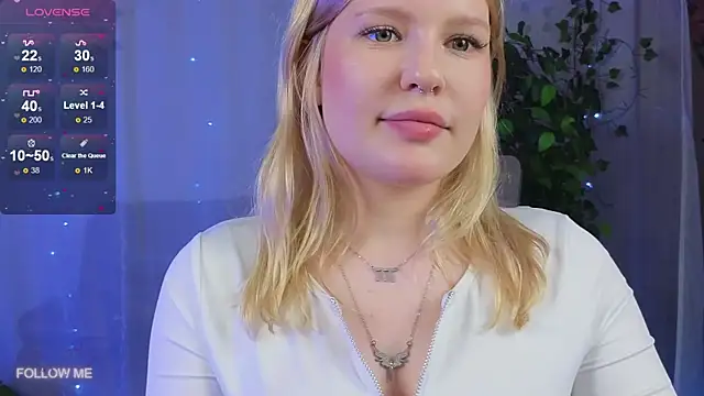 Mila wxw online show from November 15, 1:45 pm