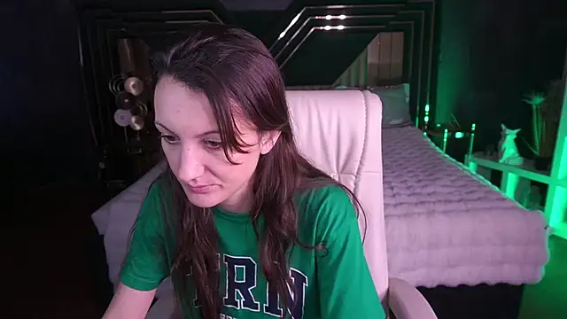 ZafiraMoonn online show from December 18, 7:13 am