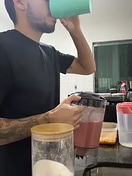 meninadeparis online show from March 11, 1:10 am