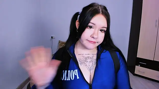 HitoMi2 online show from November 26, 9:32 am