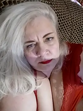 IZOLDA99 online show from November 14, 11:32 am