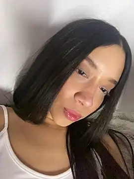 andreamariana online show from April 8, 4:14 am