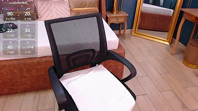 SerenaXMendezX online show from November 8, 6:40 am