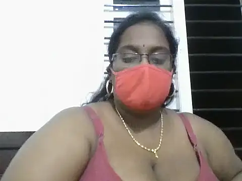 hootypriya online show from April 7, 6:32 pm