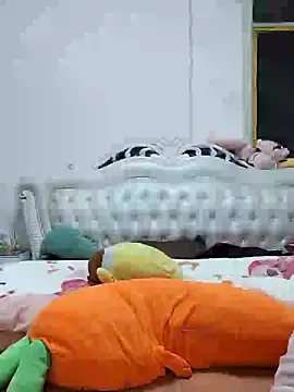 heeqqon online show from November 13, 4:50 pm