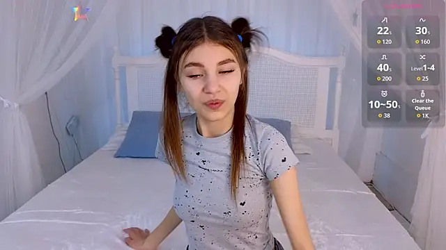 Little  Lunaa online show from April 7, 10:50 am