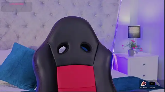 emy lux online show from December 1, 2:09 pm