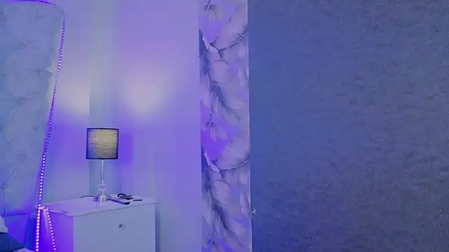 emy lux online show from November 16, 2:39 pm