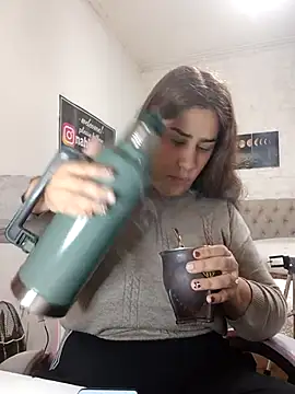 nahiarabiel33 online show from June 14, 6:52 pm