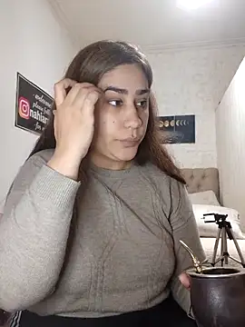 nahiarabiel33 online show from June 15, 7:03 pm