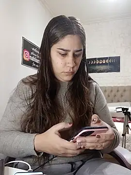 nahiarabiel33 online show from June 11, 3:53 pm