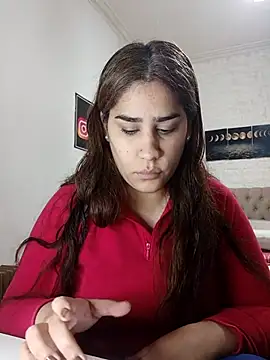 nahiarabiel33 online show from June 18, 7:19 pm