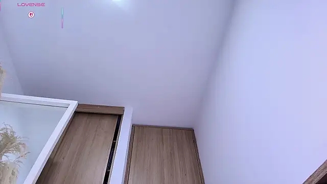 annie  20 online show from April 4, 11:58 pm