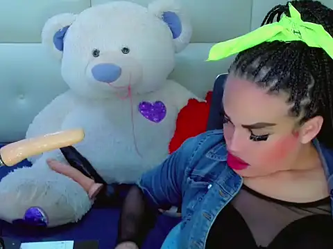 NharaBigCock online show from December 5, 8:32 pm