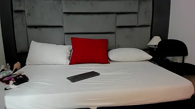 CatleyaSmith online show from January 12, 12:32 pm