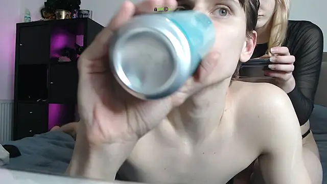 cute couple69 online show from December 17, 1:48 pm